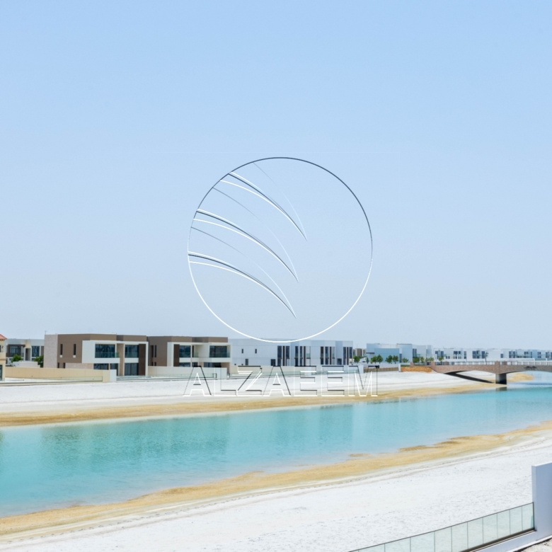 √ VACANT Waterfront Villa with Private Beach √