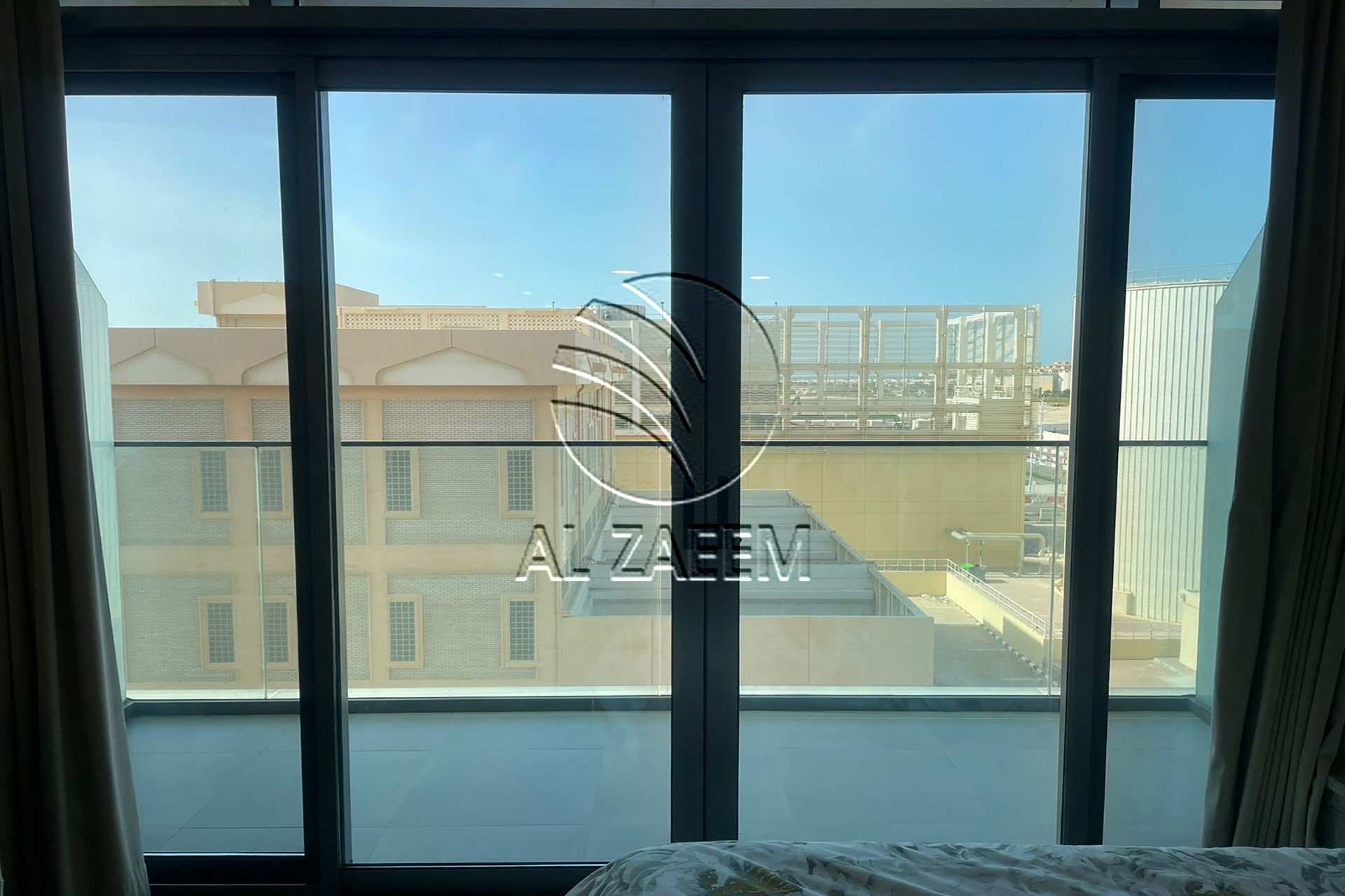 Fully furnished – Mid floor -2 payments