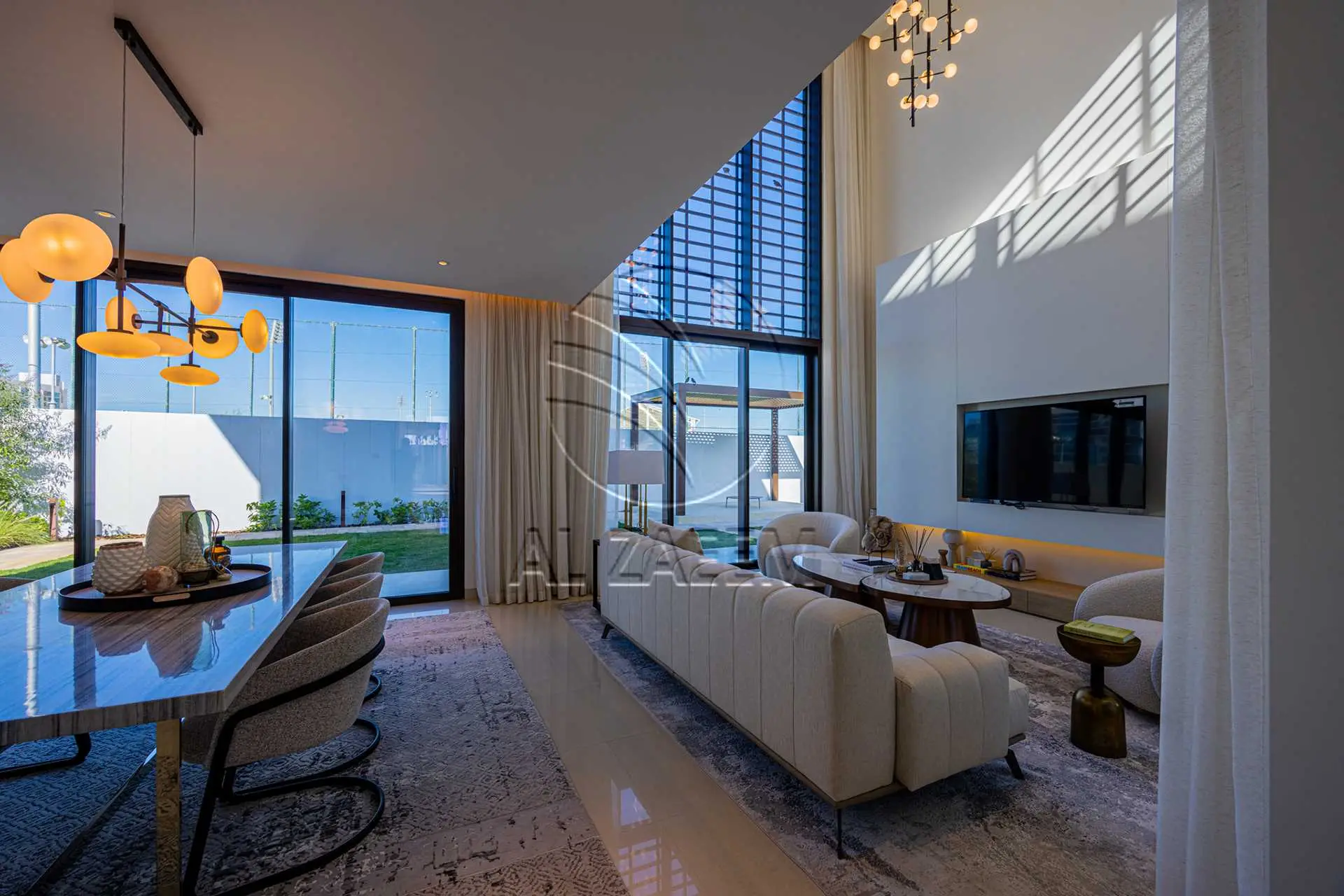 √ Single Row Corner | High Ceiling | HOT DEAL √