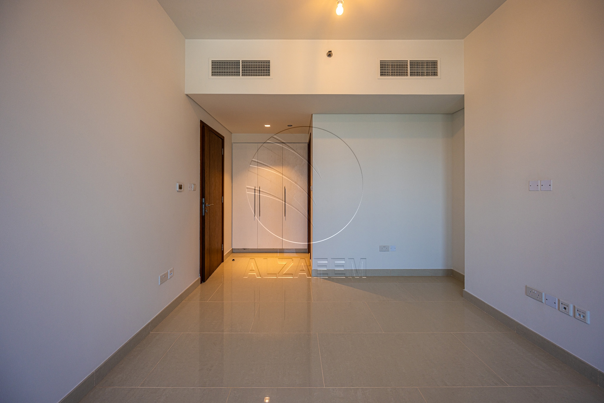 Vacant| Middle floor – Road View | Prime Location