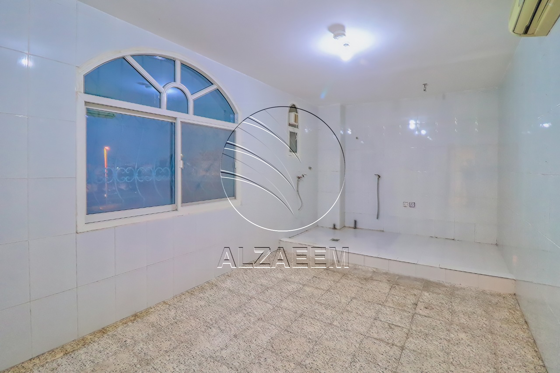 √Corner Villa | 7 Master | Majlis | 2 Kitchen√