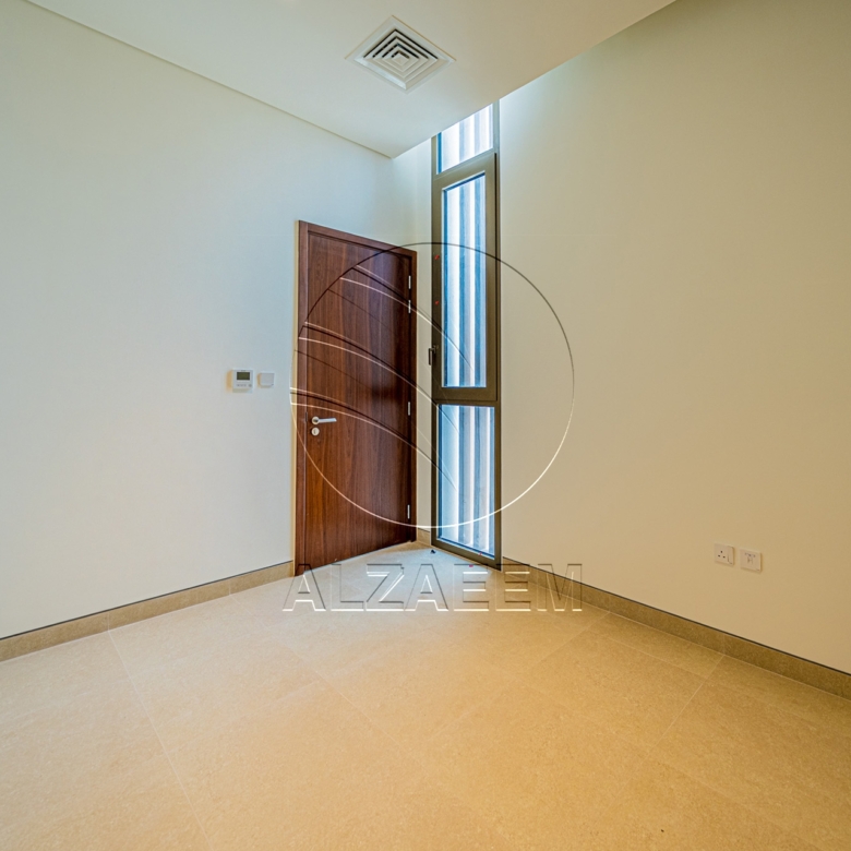 √Corner | Single Row | Big Plot Size | 5BR SELECT√