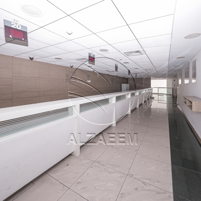 √Prime Showroom+Basement + 2 Mezzanine Levels √