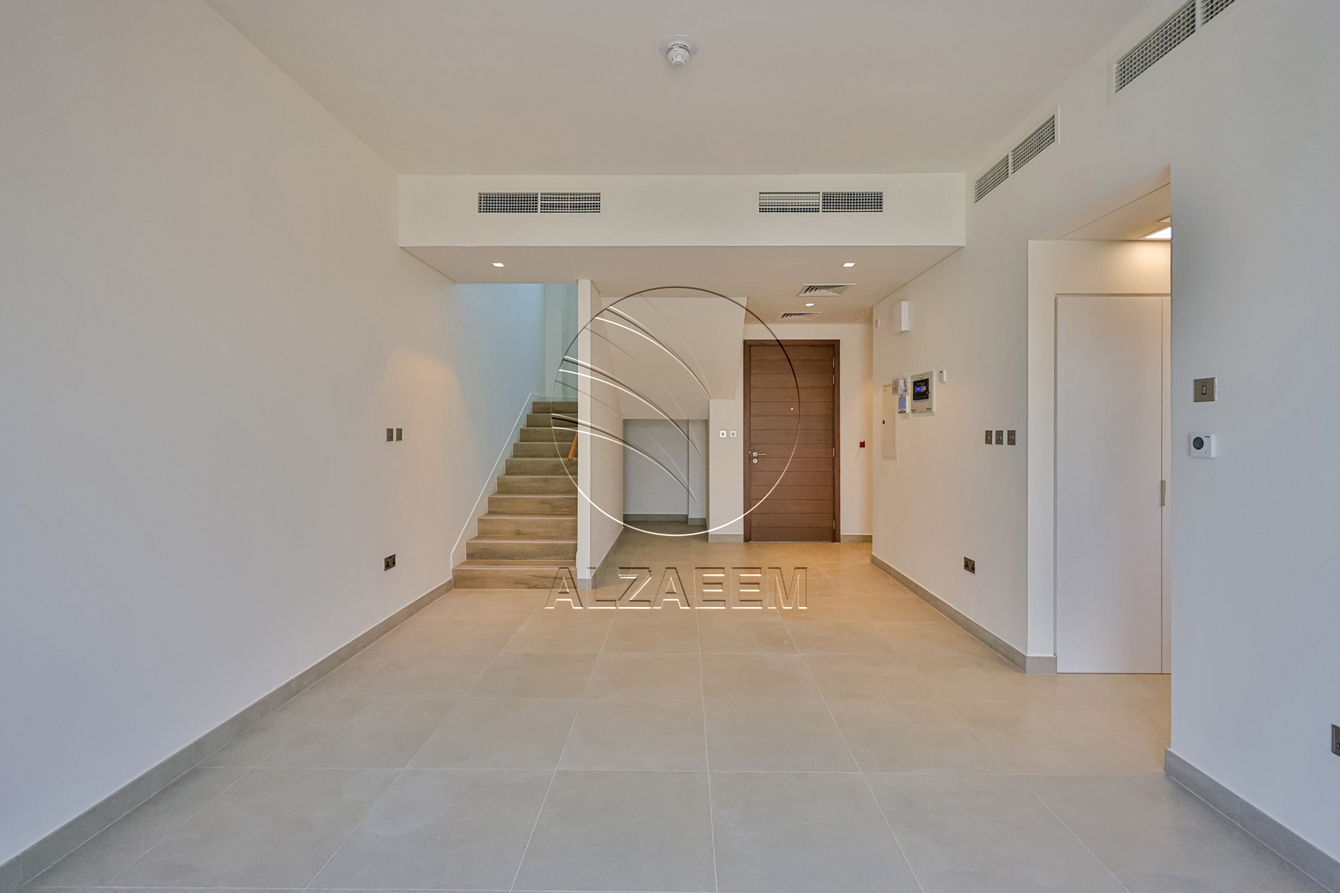 √ HOT DEAL! Spacious TH in a Prime Location √