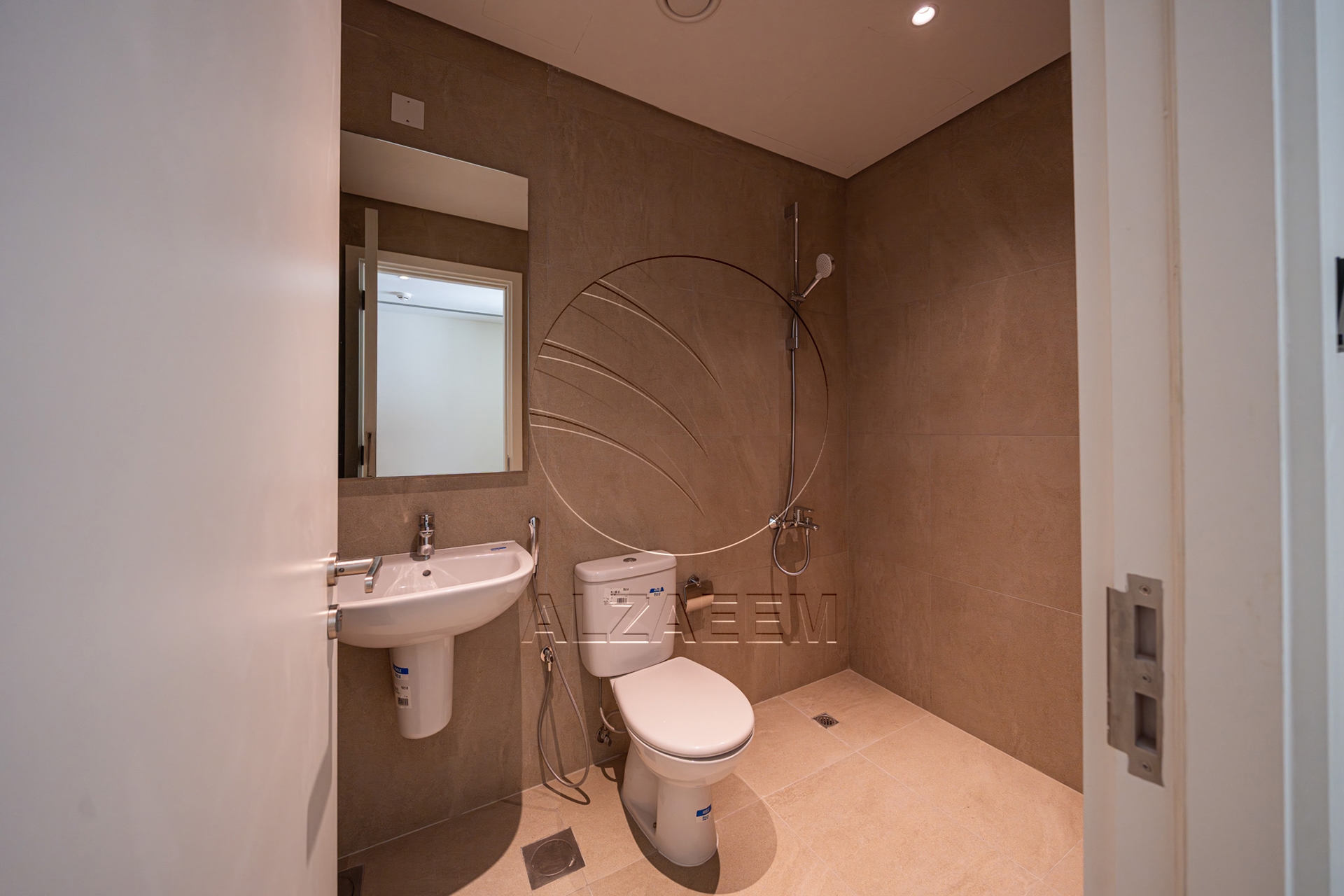 √EXCLUSIVE! | Spacious Plot! Prime Location√
