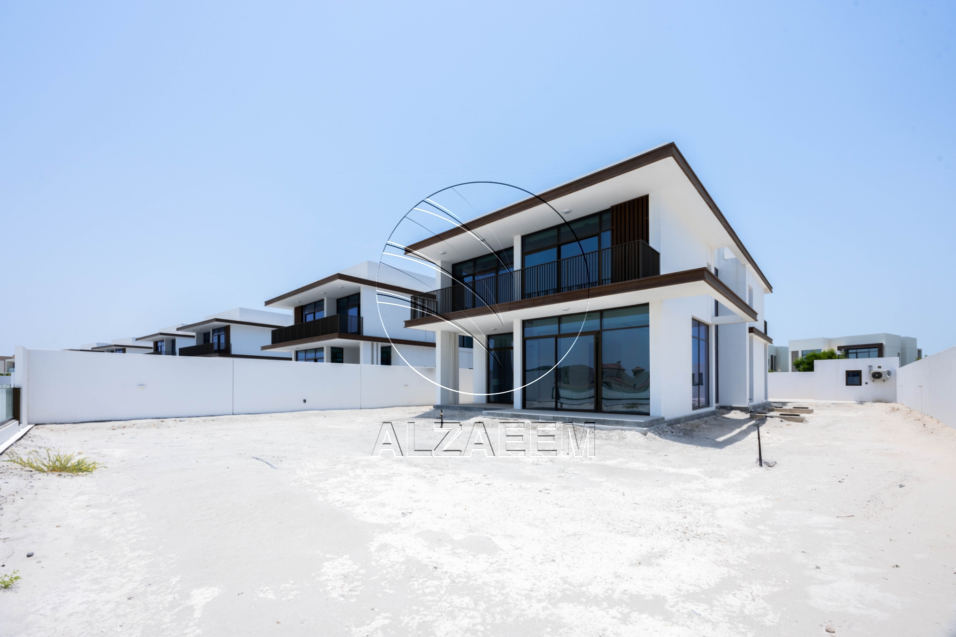 √ VACANT Waterfront Villa with Private Beach √