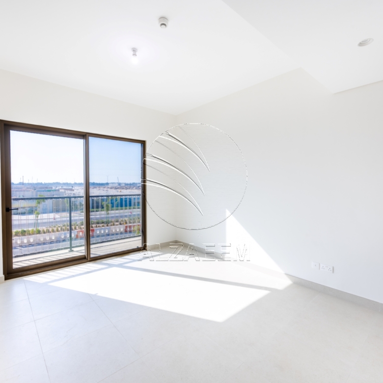 √Single Row | Prime Location| Steps from the Park√