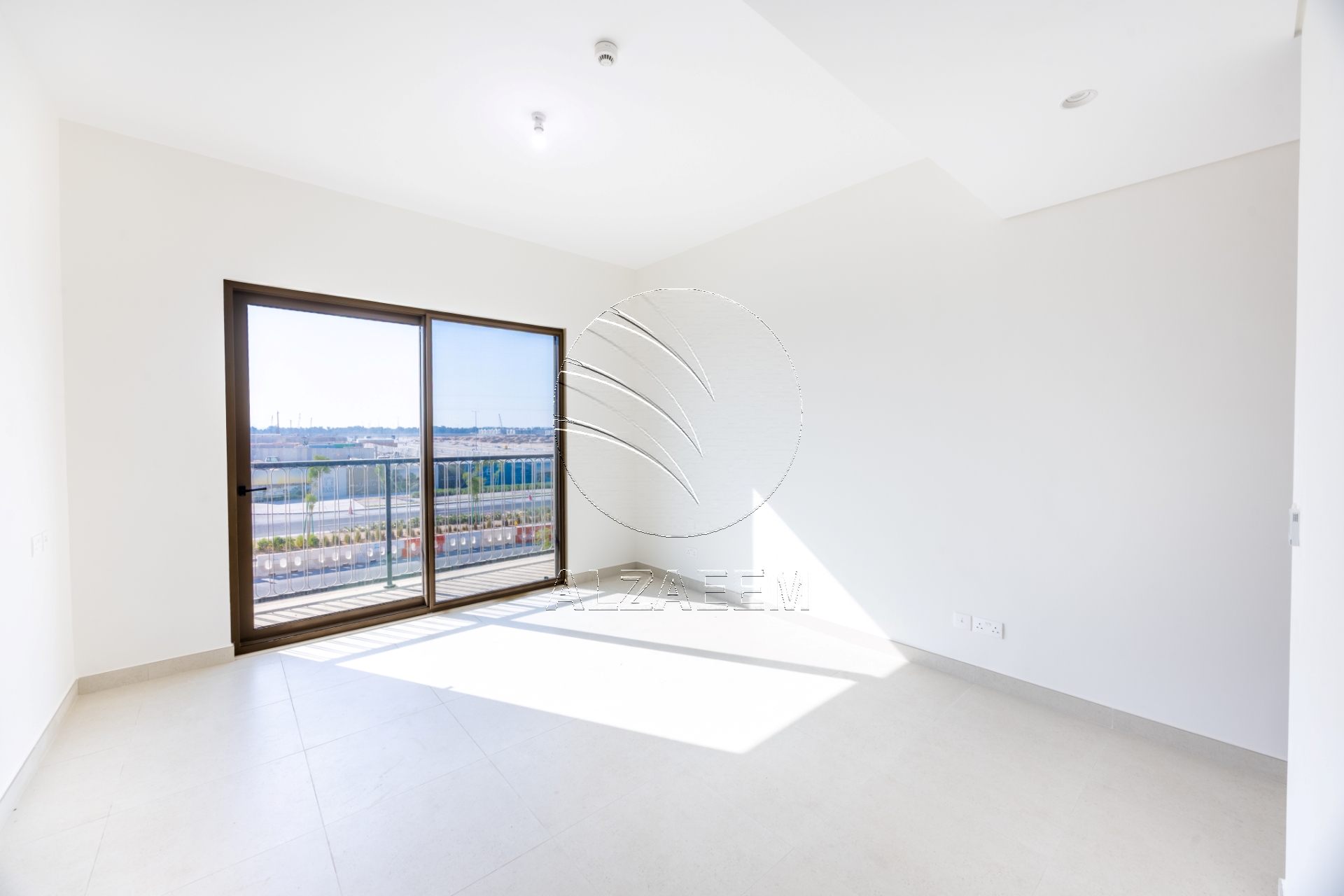 √Single Row | Prime Location| Steps from the Park√