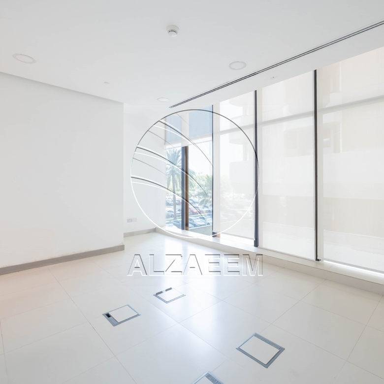 √ Fitted – Spacious Showroom| Ideal Business Location √
