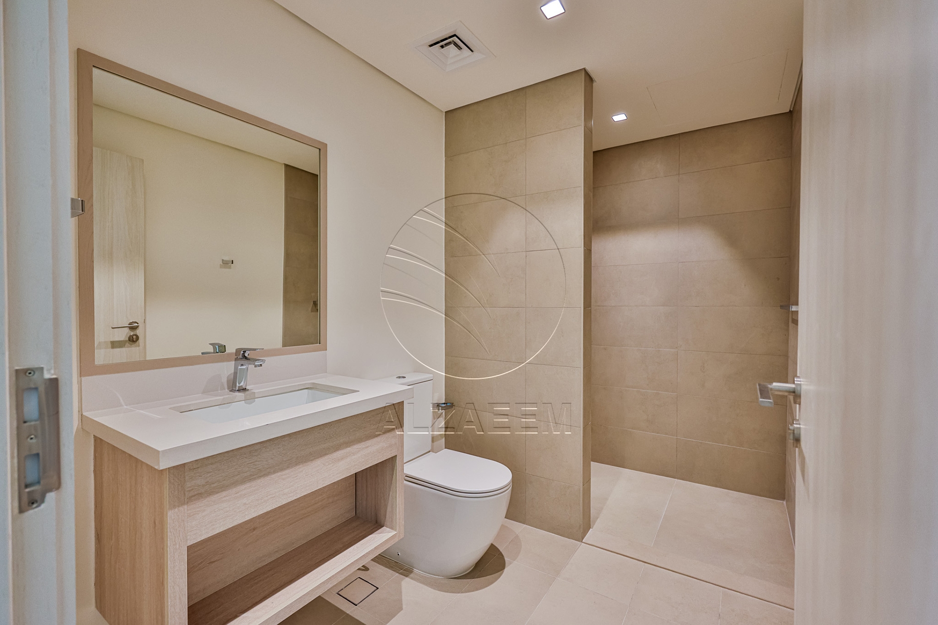 √Owner Occupied! 3BR TH| Double Row Mid Unit√
