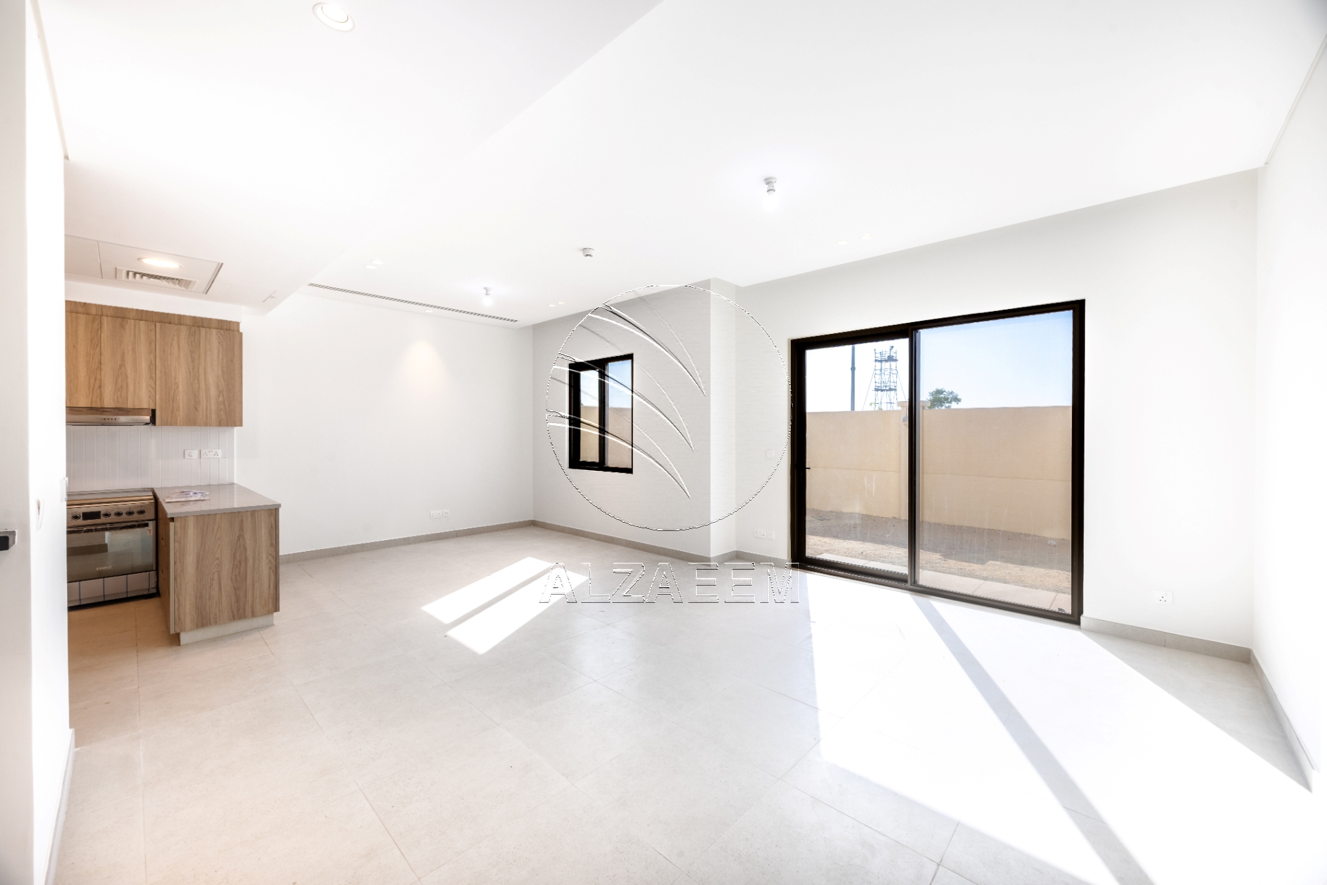 √Single Row | Prime Location| Steps from the Park√