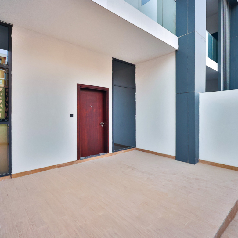 Furnished | 3BR TH | Big Layout | Vacant