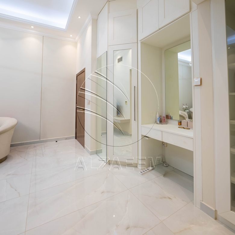 Single Row | Upgraded 5BR Villa | Pool and Garden