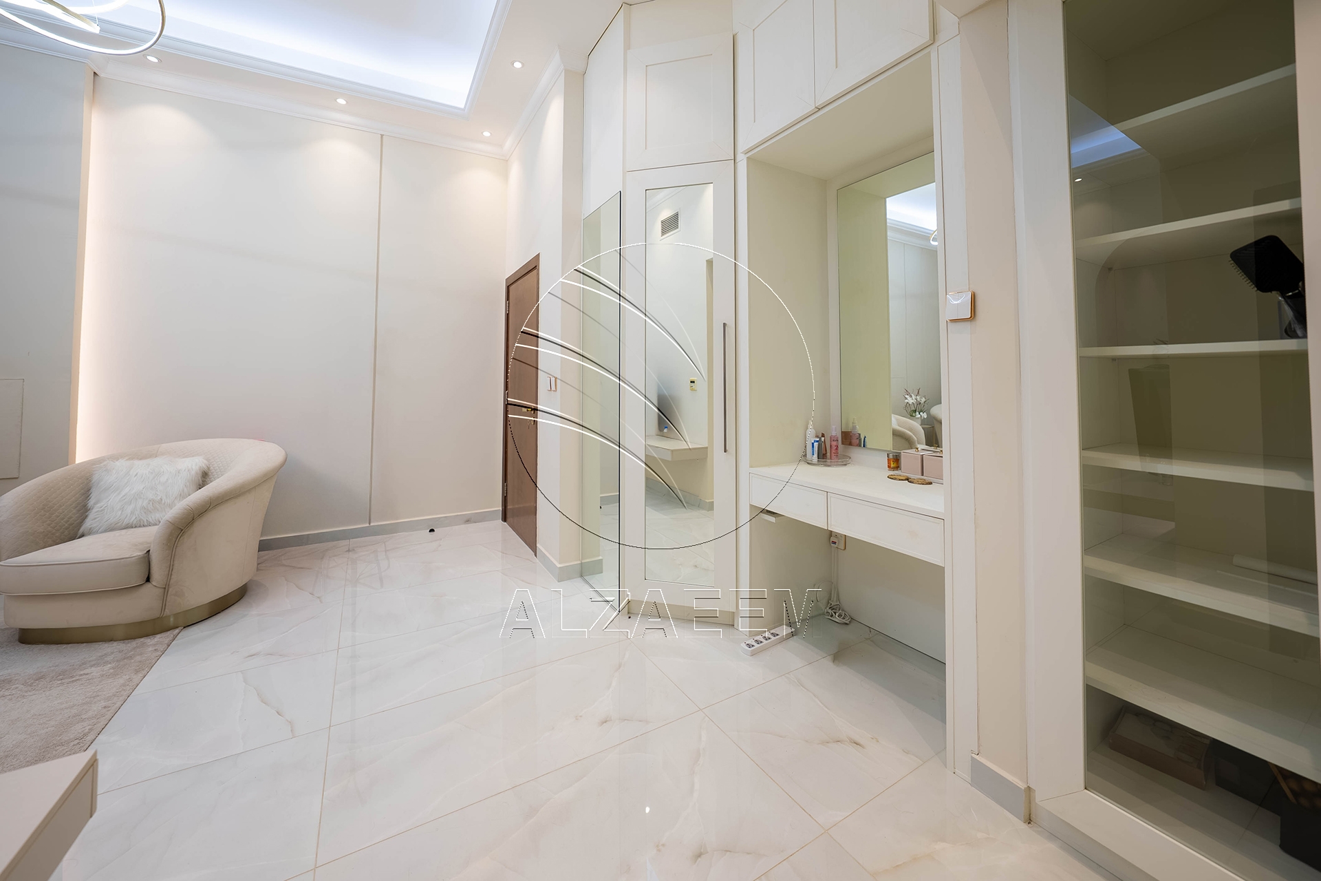 Single Row | Upgraded 5BR Villa | Pool and Garden