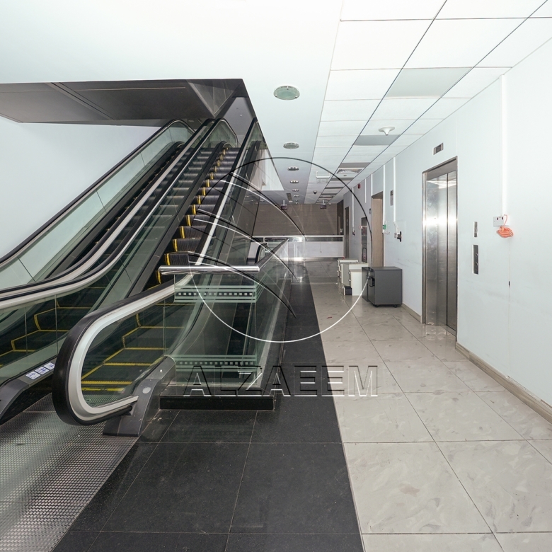 √Prime Showroom+Basement + 2 Mezzanine Levels √