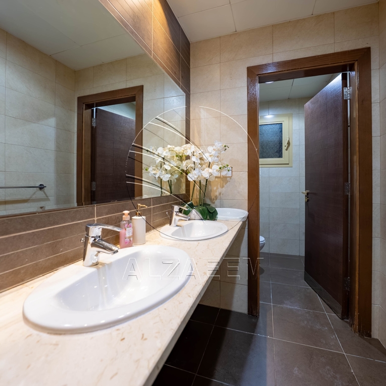 Single Row | Upgraded 5BR Villa | Pool and Garden