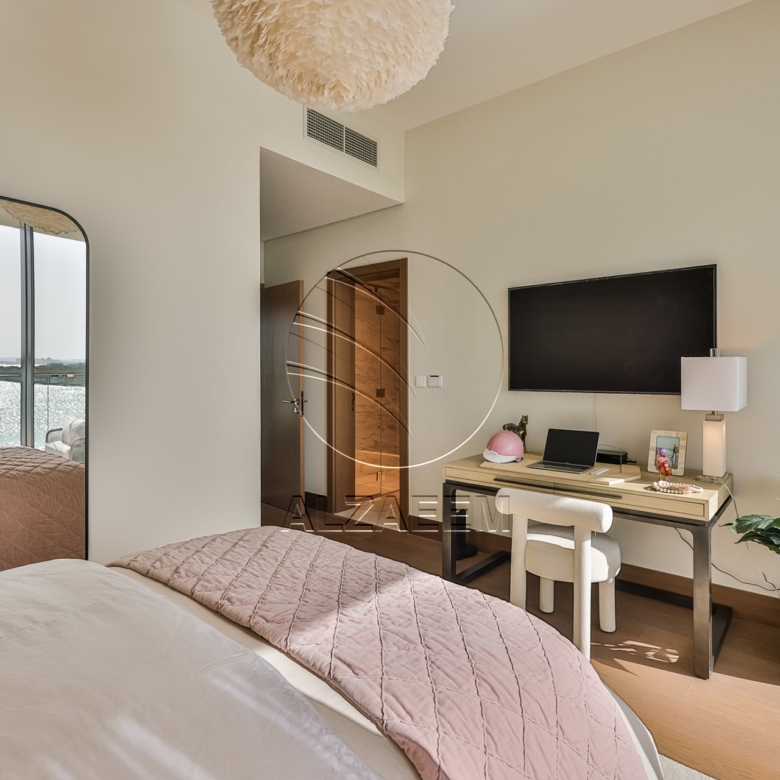 √ Luxurious Sky Waterfront Villa with Sunset View√