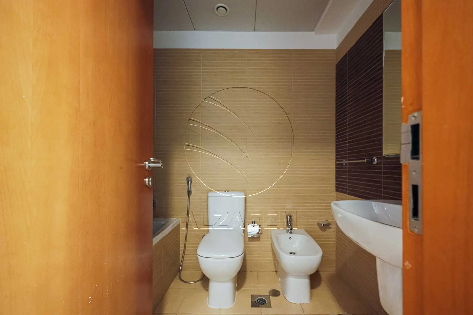 √Stunning Sea Views | Prime Location |VACANT! √