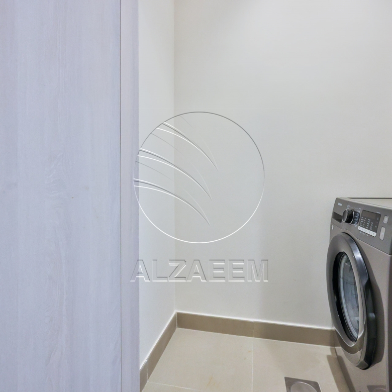 √ VACANT! Furnished | Corner | Flexible Payments √