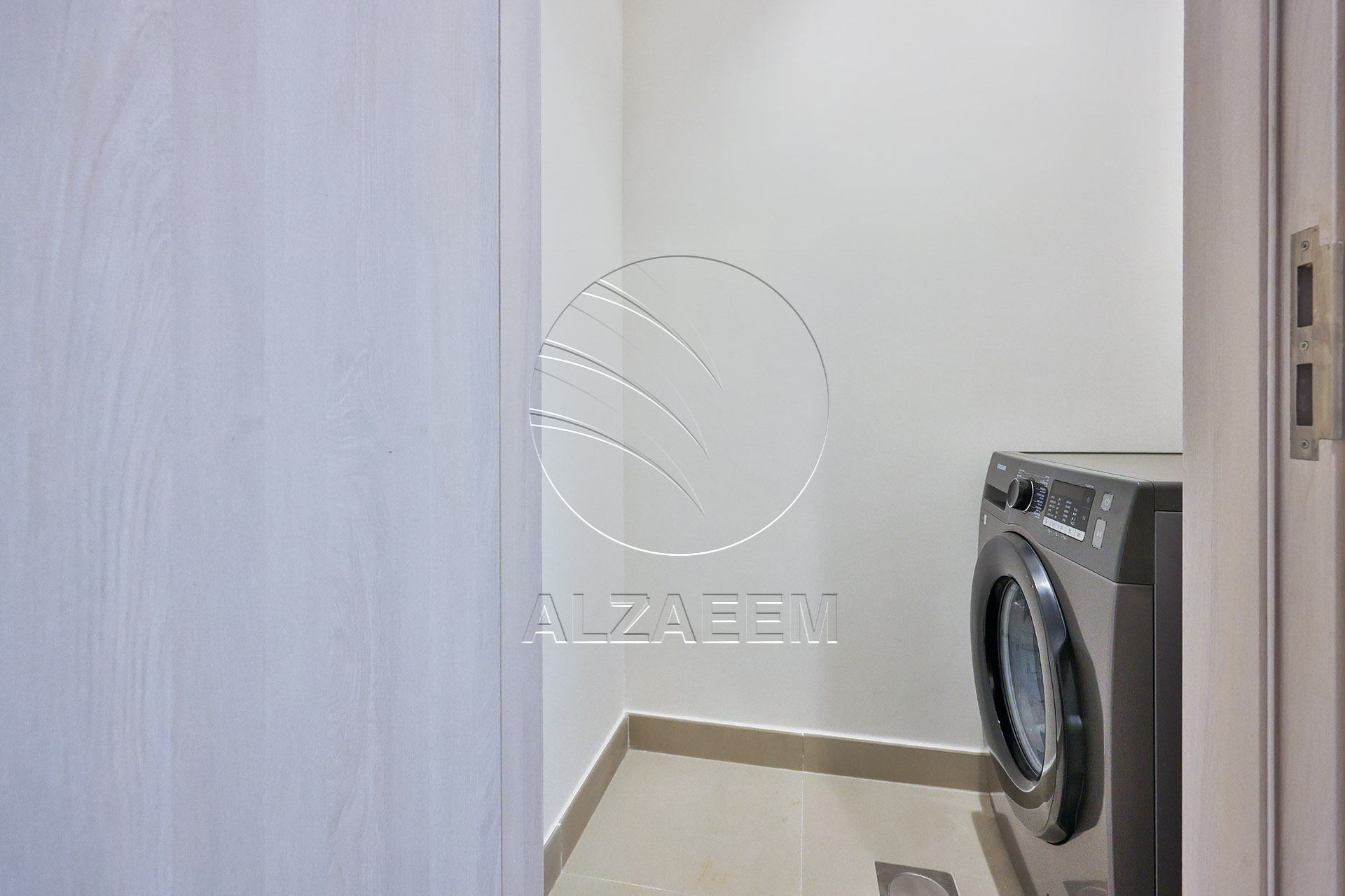 √ VACANT! Furnished | Corner | Flexible Payments √