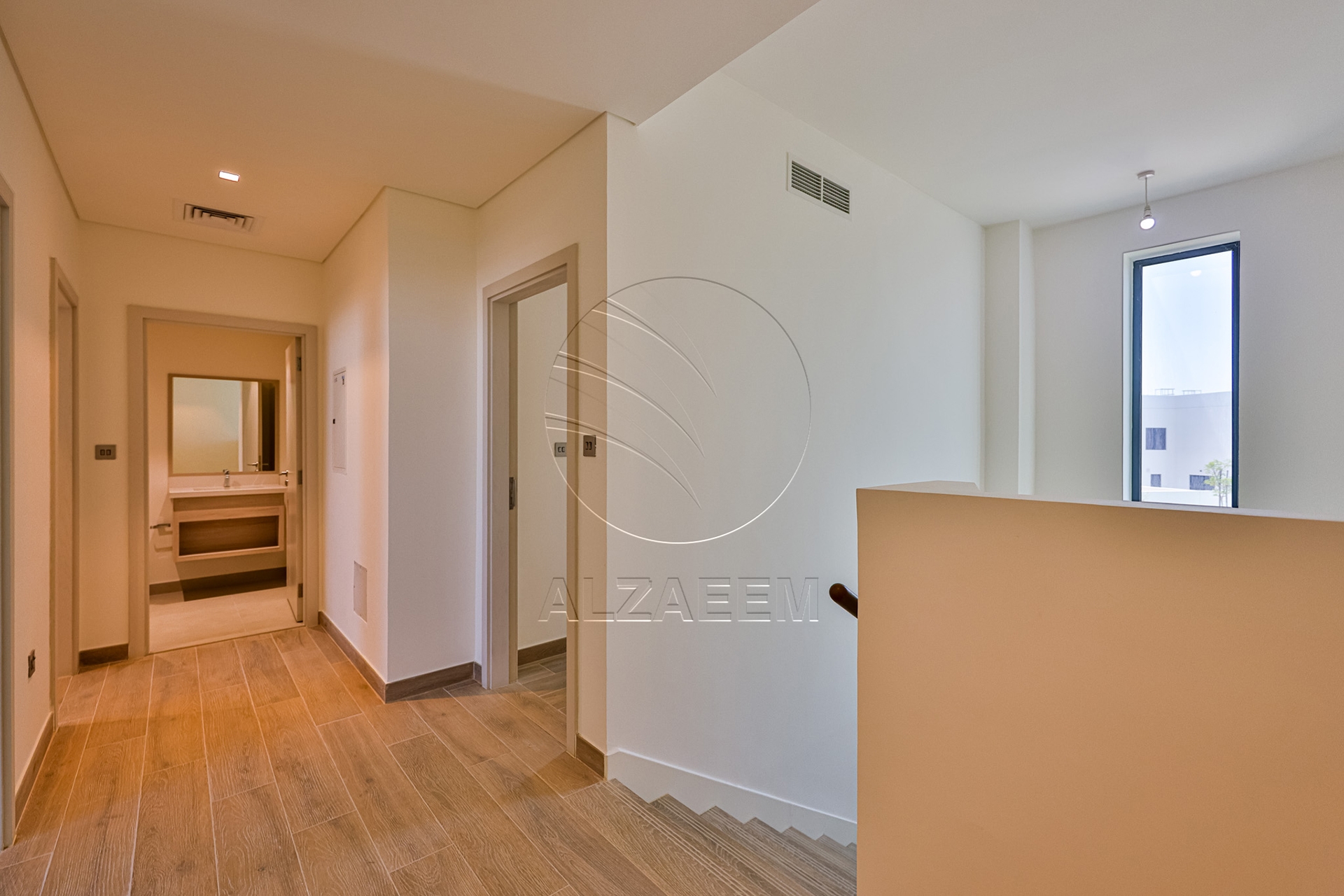 √Owner Occupied! 3BR TH| Double Row Mid Unit√