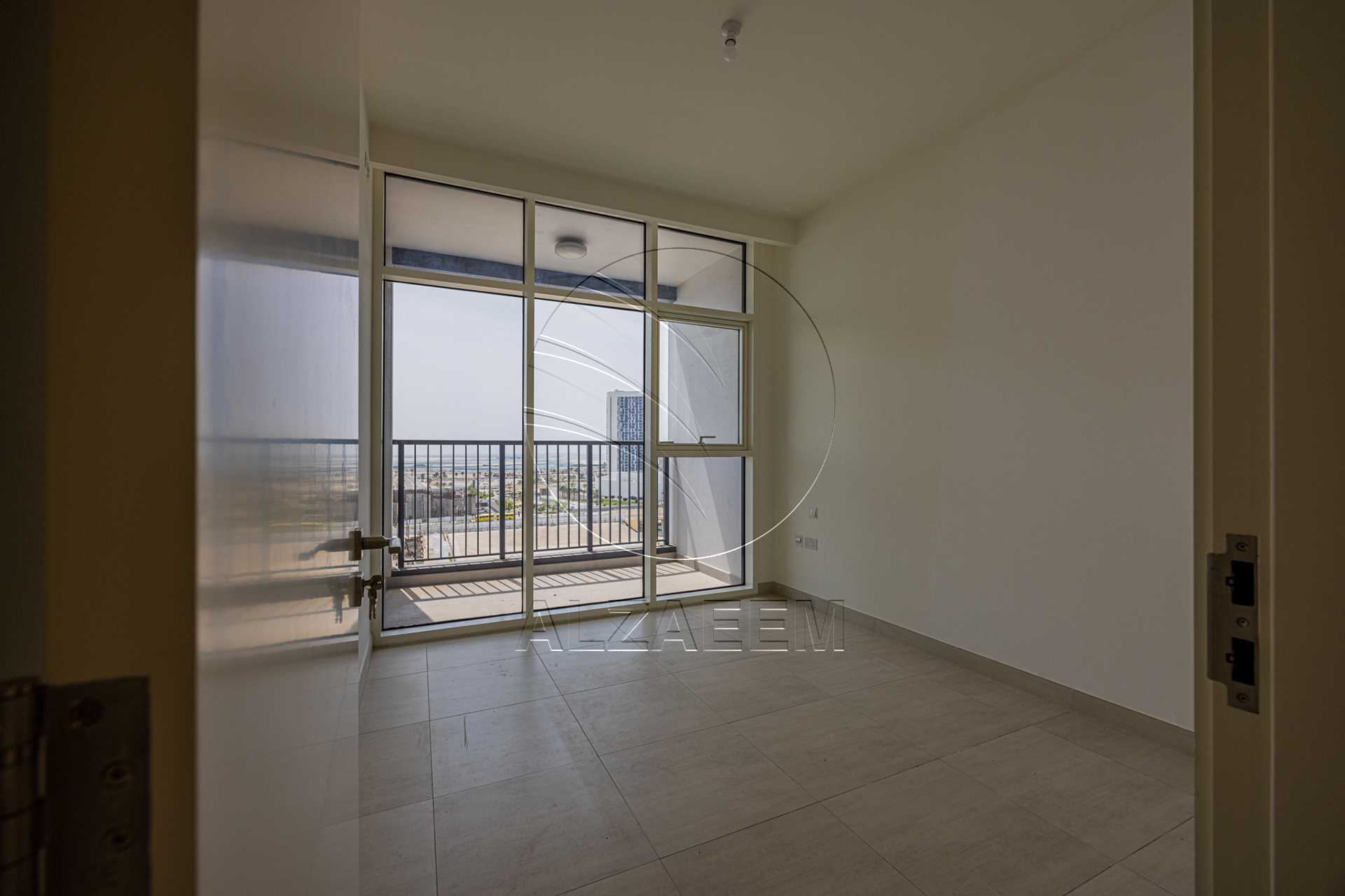 HOT DEAL! Vacant | High Level | Sea View