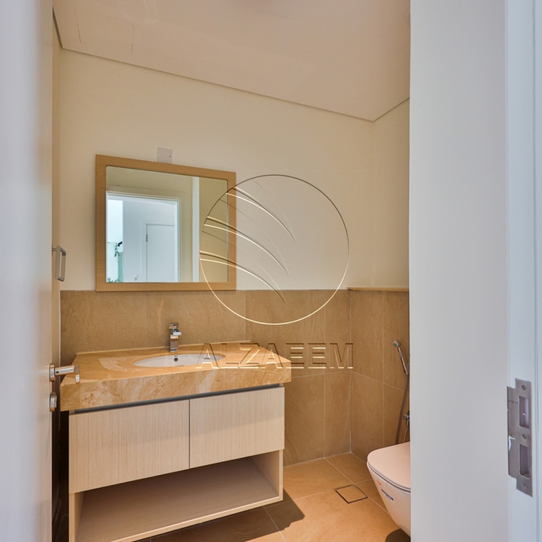 √Single Row End Villa | Steps away from the Park√