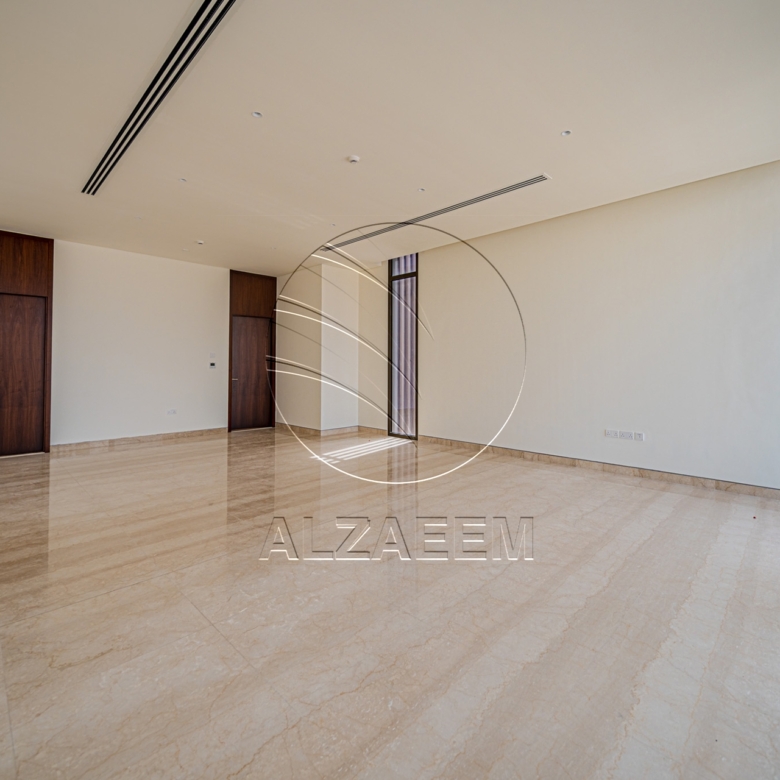 VACANT 5V Select | Single Row Corner Near the Sea