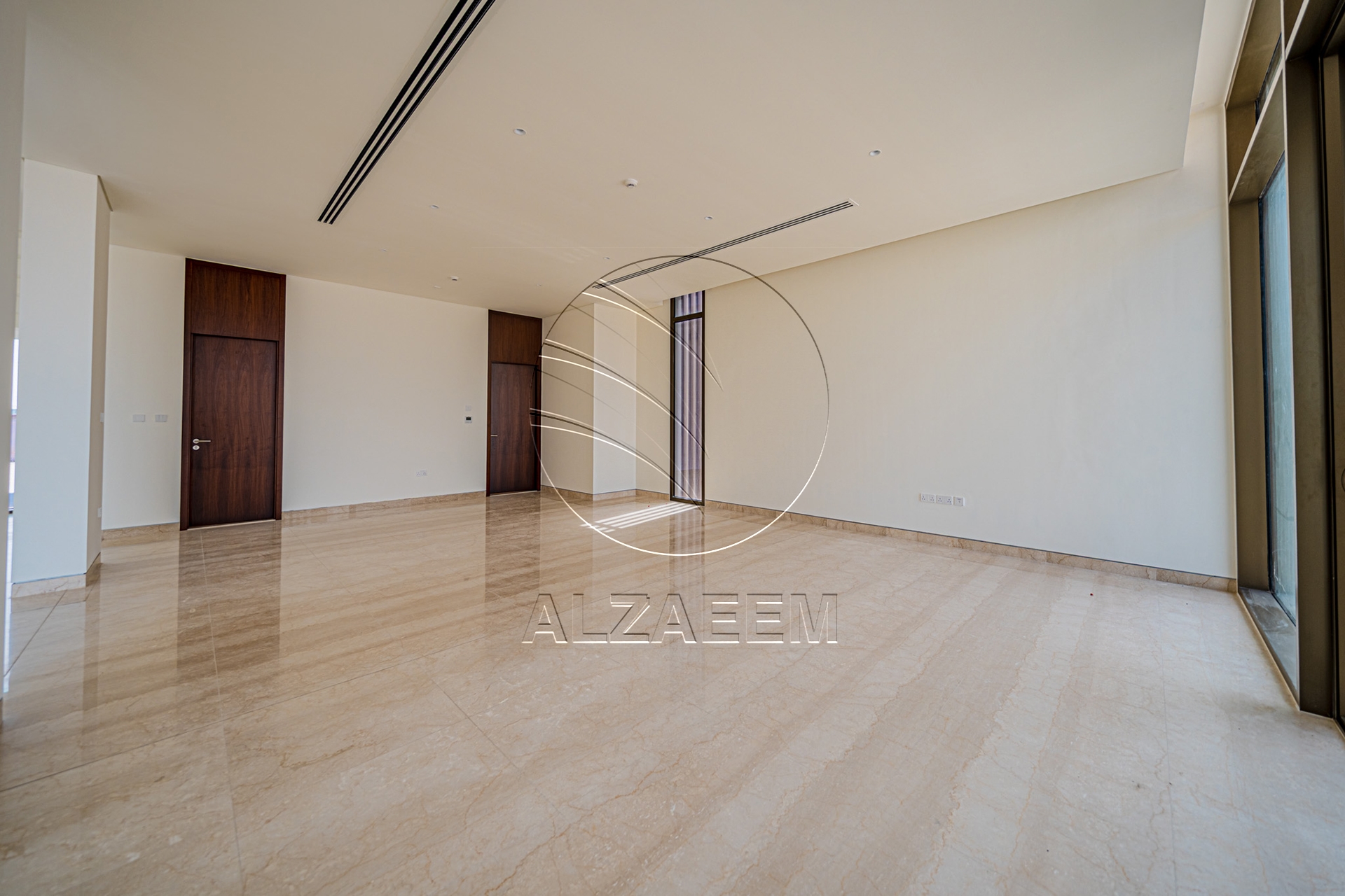 VACANT 5V Select | Single Row Corner Near the Sea