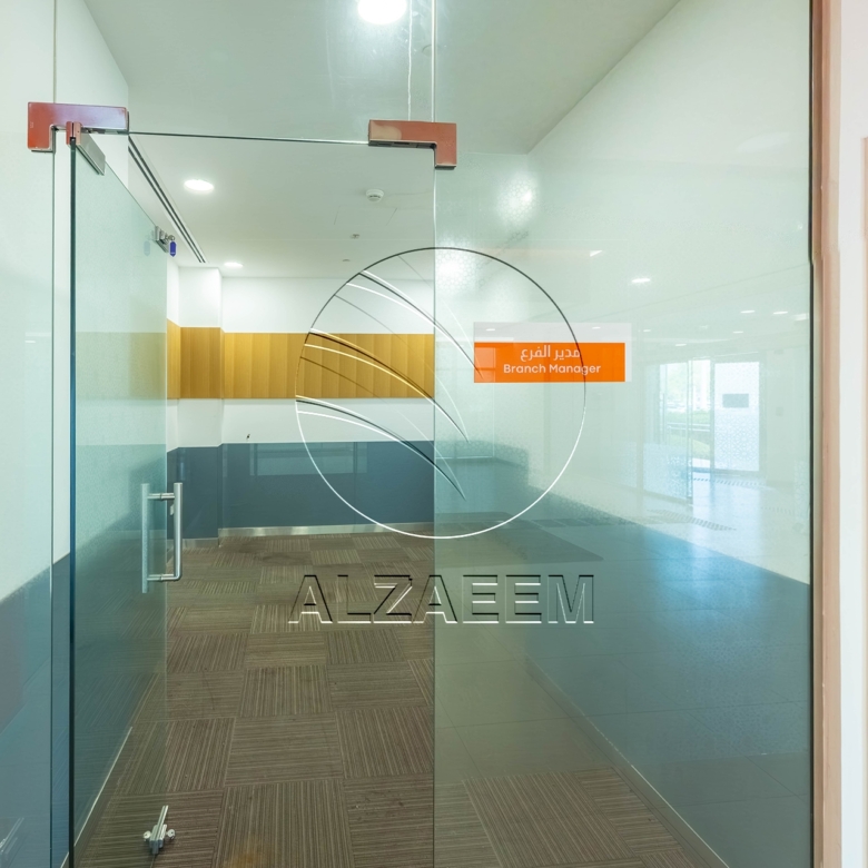 √ Fitted – Spacious Showroom| Ideal Business Location √