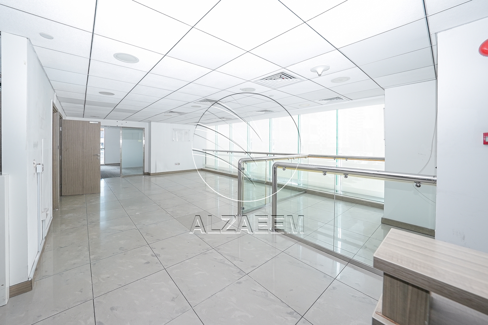 √Prime Showroom+Basement + 2 Mezzanine Levels √