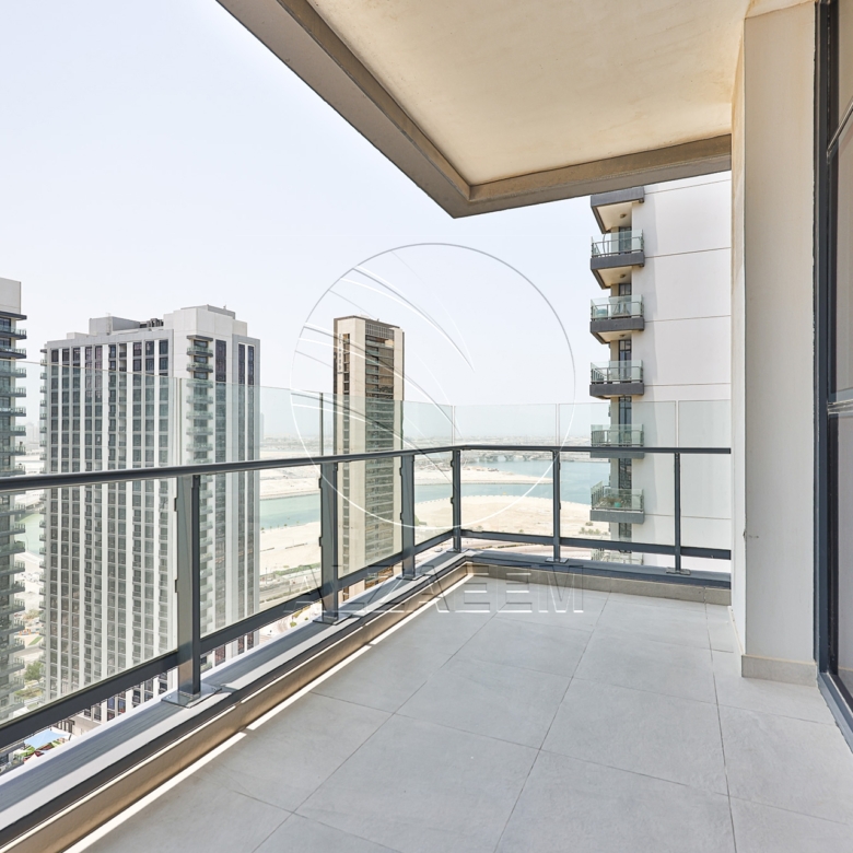 Vacant CORNER 3BR+Maid | Sea View | Higher Level