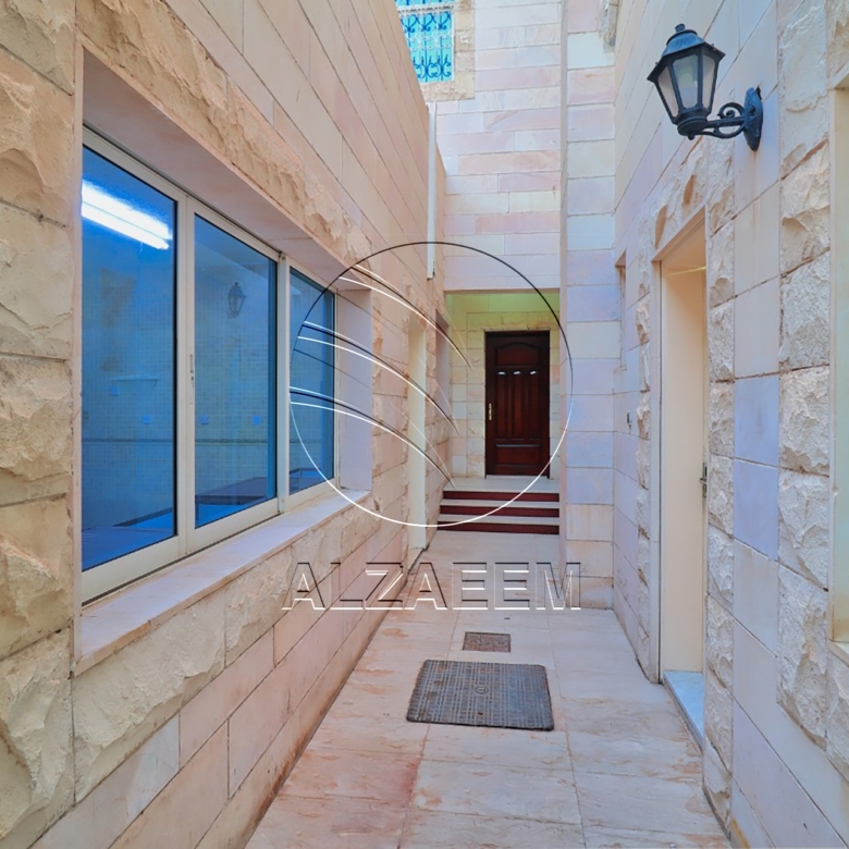 √Corner Villa | 7 Master | Majlis | 2 Kitchen√