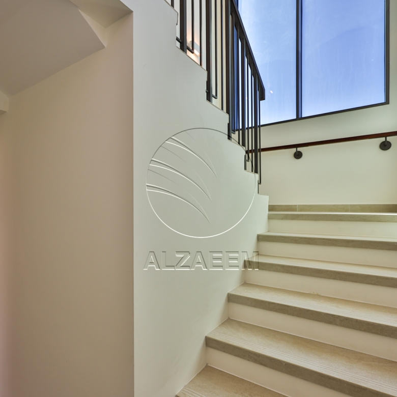 √Single Row End Villa | Steps away from the Park√
