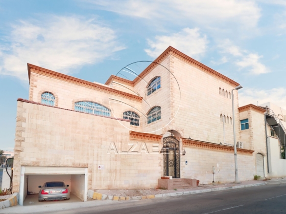 √Corner Villa | 7 Master | Majlis | 2 Kitchen√