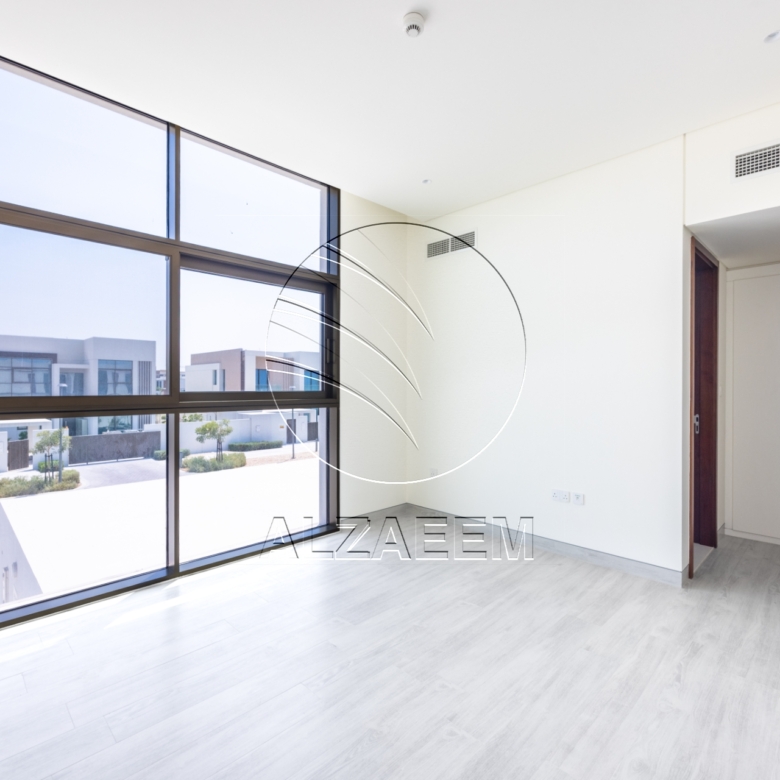 √ UPGRADED with Maid’s Room | Landscaped Garden√