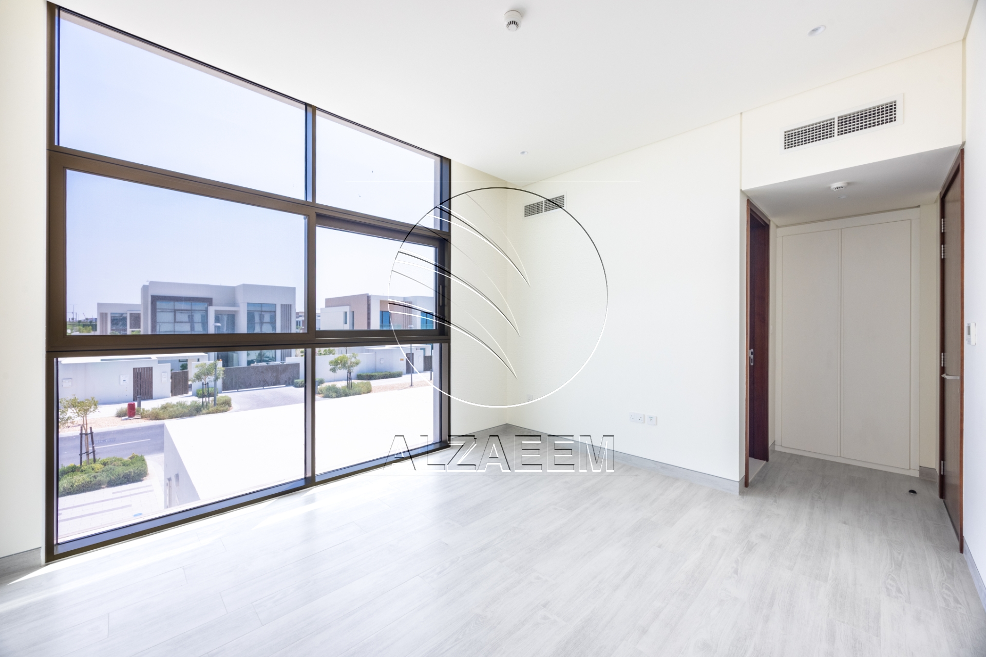 √ UPGRADED with Maid’s Room | Landscaped Garden√