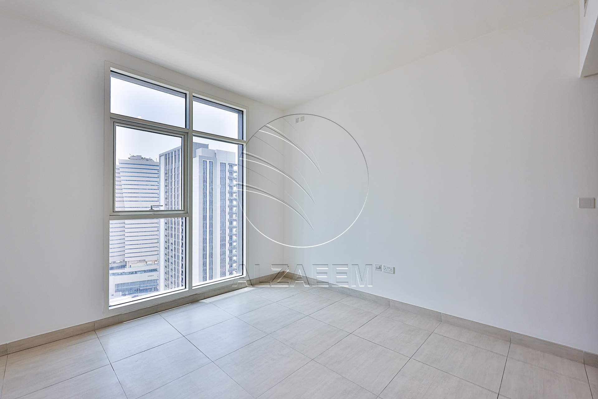 Vacant CORNER 3BR+Maid | Sea View | Higher Level