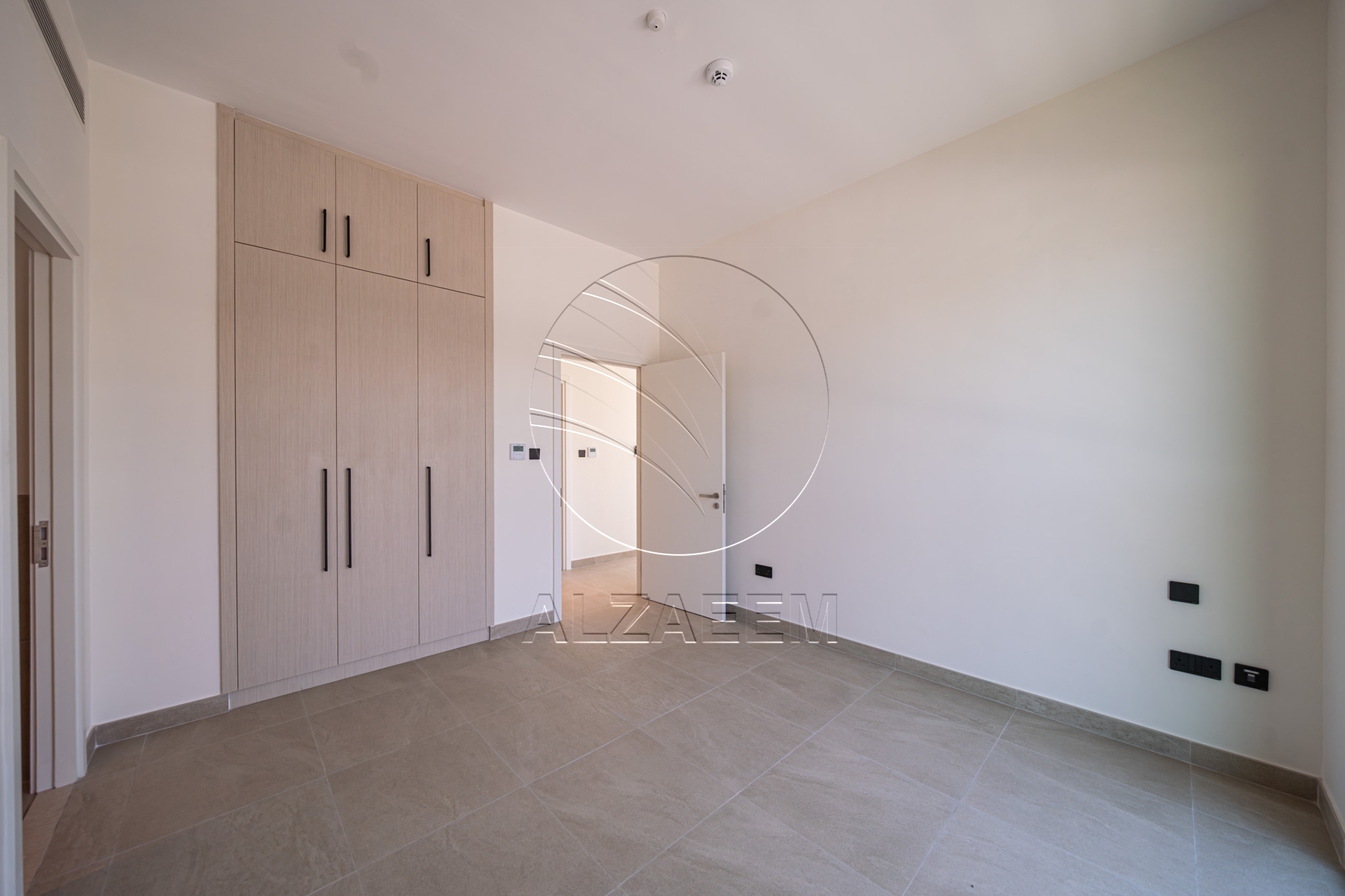√EXCLUSIVE! | Spacious Plot! Prime Location√