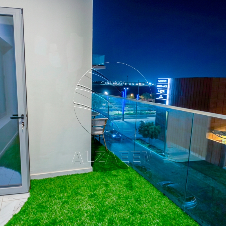 √VACANT | Fully Furnished Studio | Mid Level √
