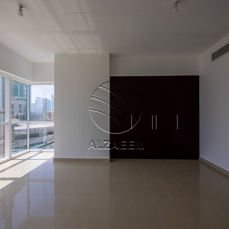 VACANT and Spacious Unit with Marina Views