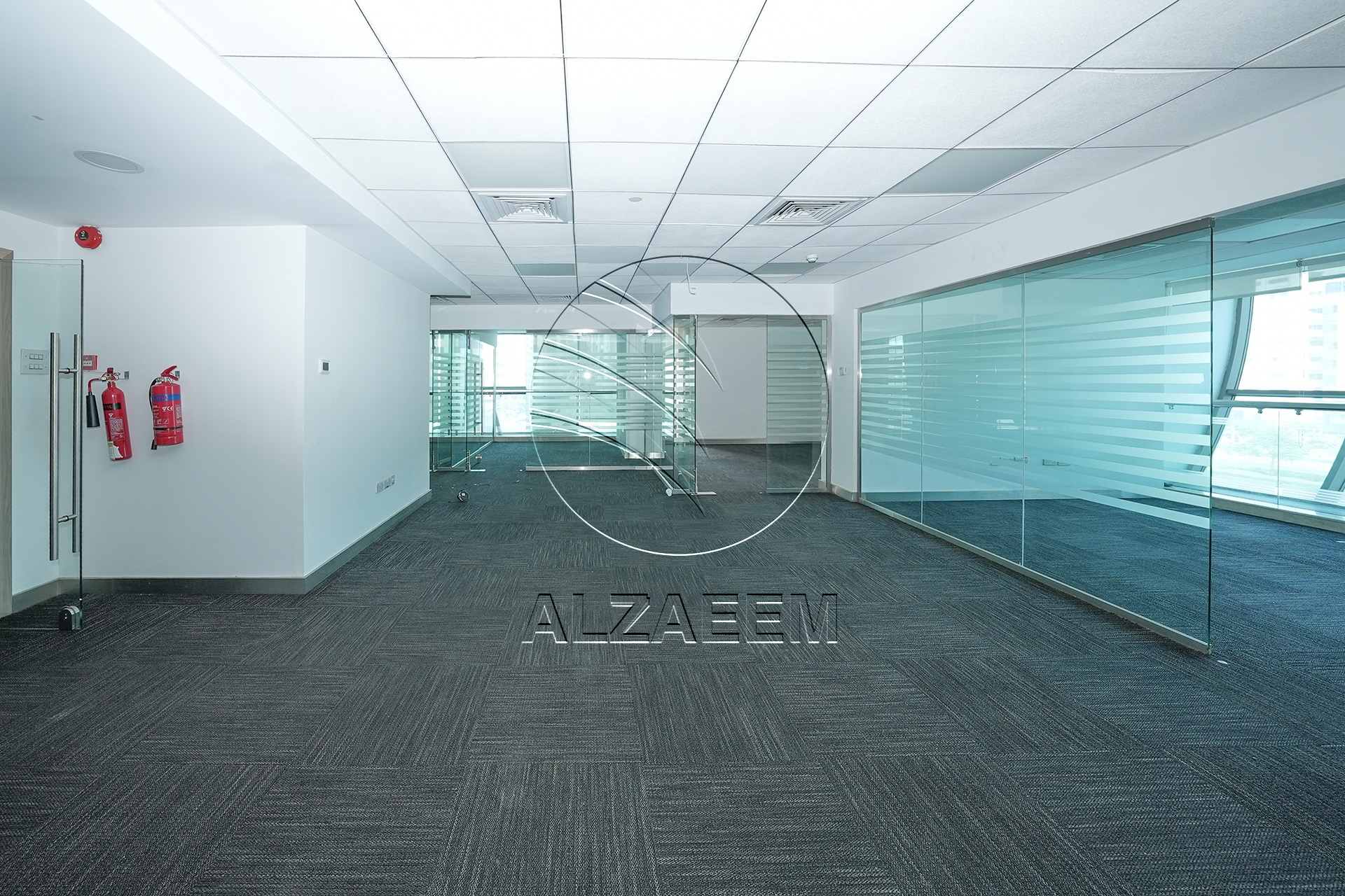 √Prime Showroom+Basement + 2 Mezzanine Levels √
