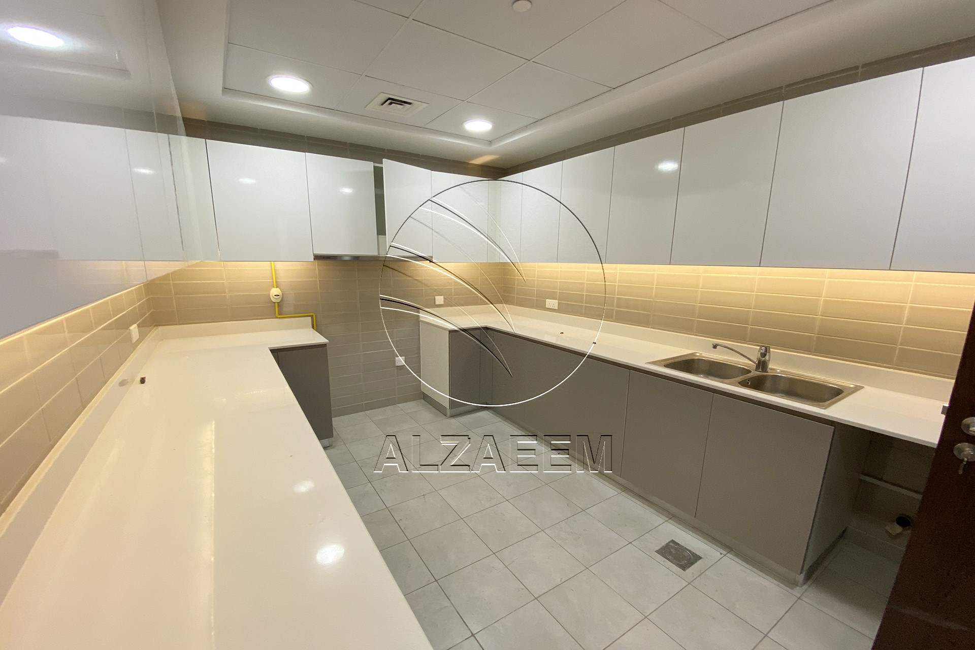 Luxury Living | 2 payment – 3+Maid | Vacant