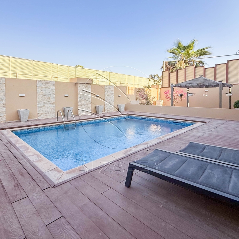 Single Row | Upgraded 5BR Villa | Pool and Garden