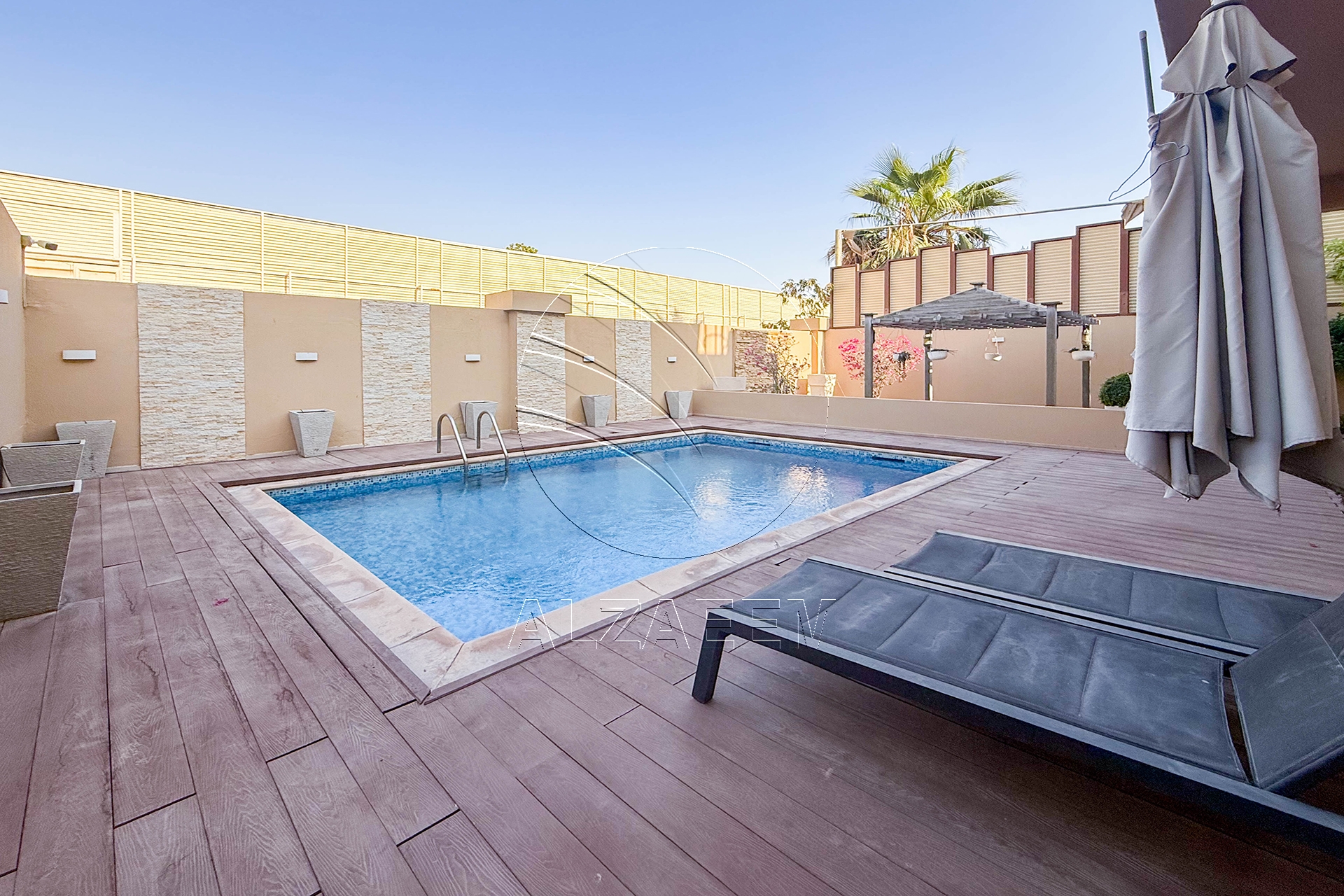 Single Row | Upgraded 5BR Villa | Pool and Garden