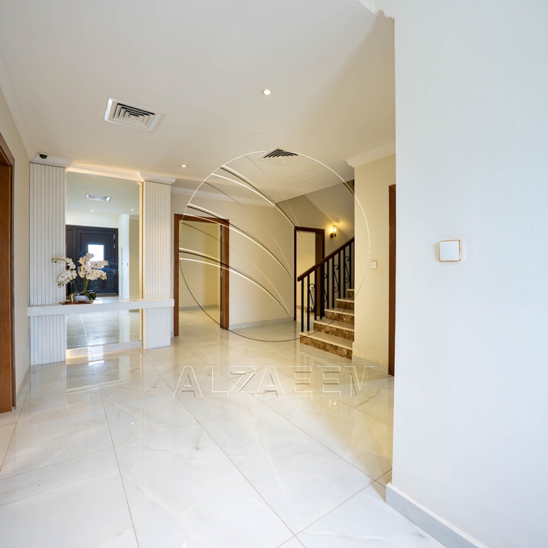 Single Row | Upgraded 5BR Villa | Pool and Garden