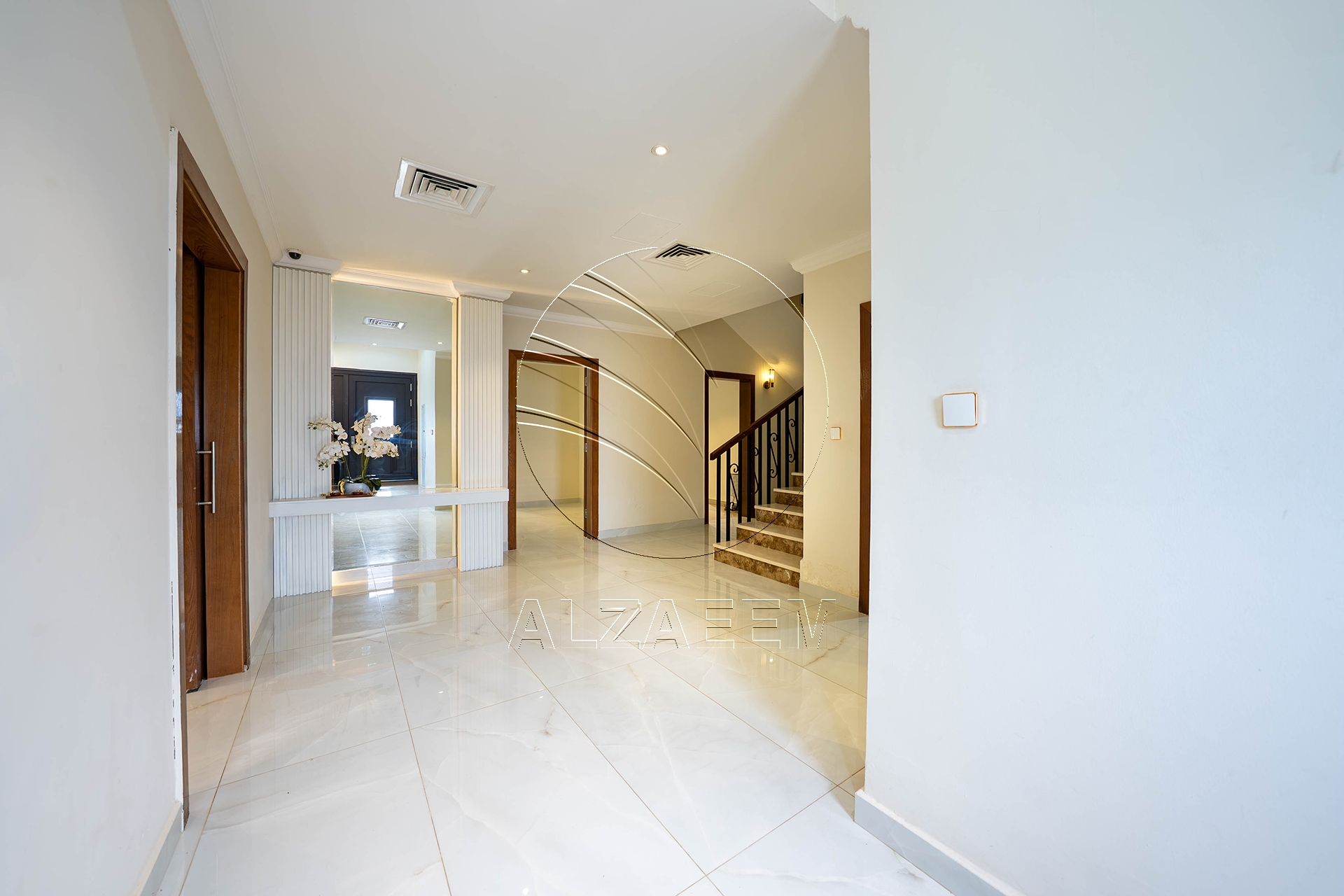Single Row | Upgraded 5BR Villa | Pool and Garden