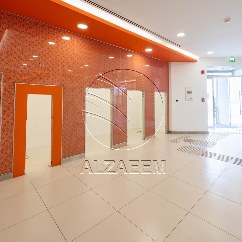 √ Fitted – Spacious Showroom| Ideal Business Location √