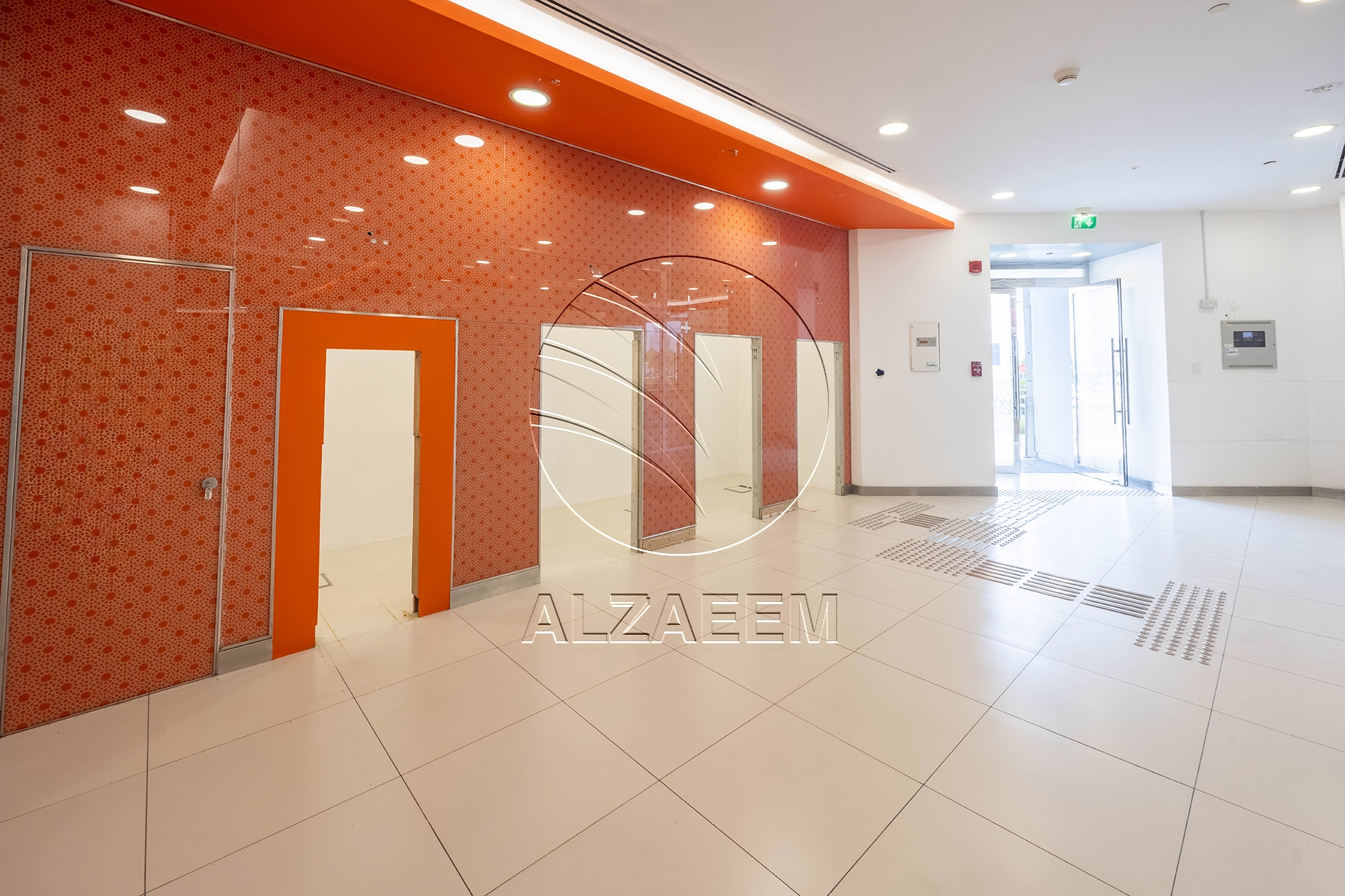 √ Fitted – Spacious Showroom| Ideal Business Location √