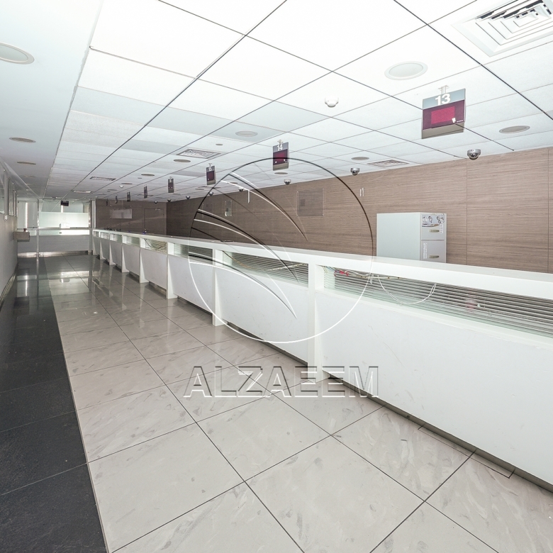 √Prime Showroom+Basement + 2 Mezzanine Levels √